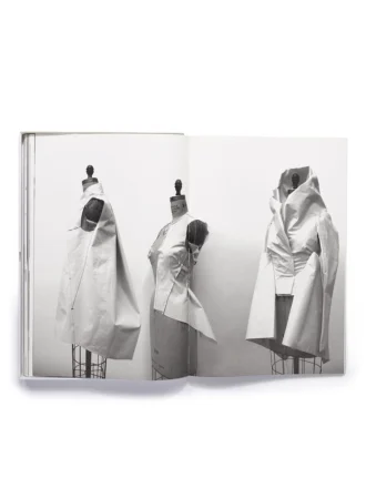 rick owens livres bk07s8001 0001 2 330x440 - RICK OWENS - LIVRES BK07S8001-0001