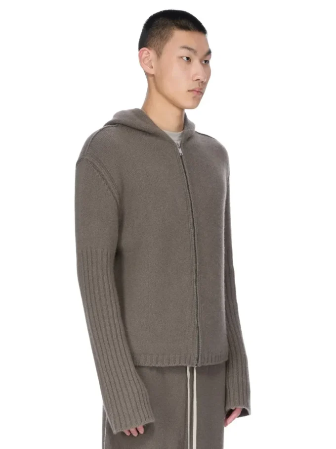 SWEAT À CAPUCHE ZIPPÉ RICK OWENS FW25 CONCORDIANS PRÉ-COLLECTION EN MAILLE CACHEMIRE DUST LAS PALMAS. RU02E1666KLWS-34 SWEAT À CAPUCHE ZIPPÉ RICK OWENS FW25 CONCORDIANS PRÉ-COLLECTION EN MAILLE CACHEMIRE DUST LAS PALMAS. RU02E1666KLWS-34